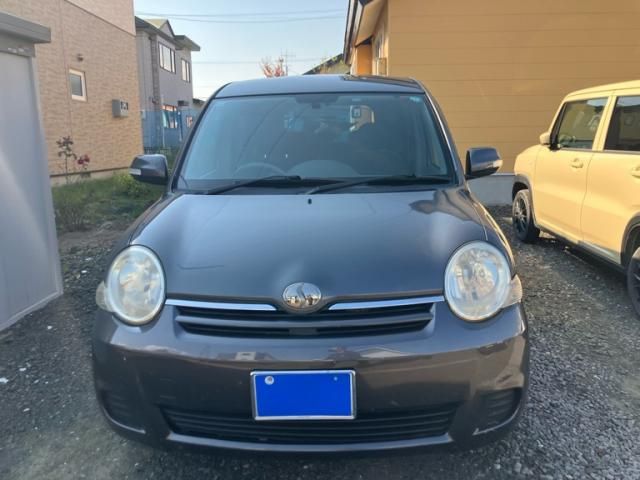 Mazda Bongo front view