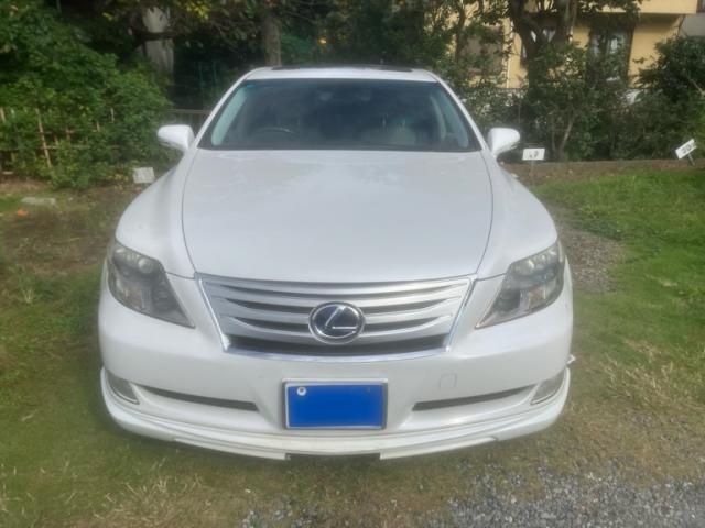 Mazda Bongo front view