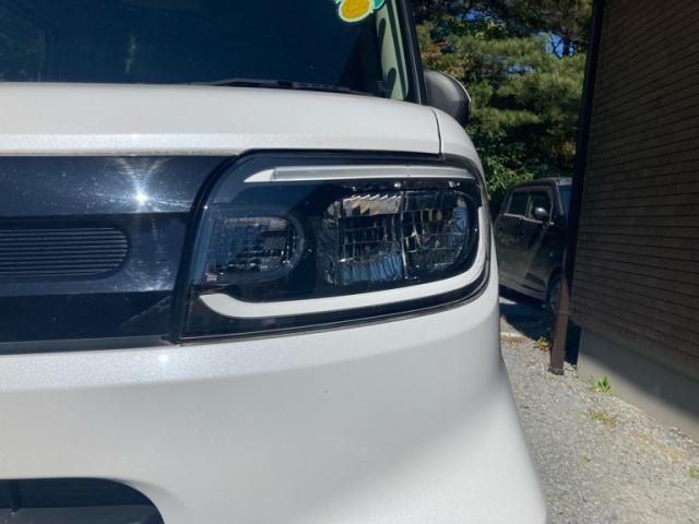 Mazda Bongo front view