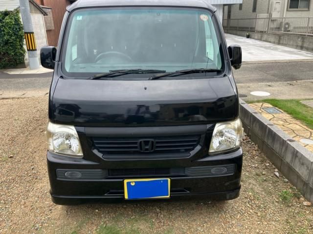 Mazda Bongo front view