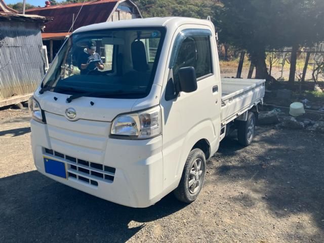 Mazda Bongo front view
