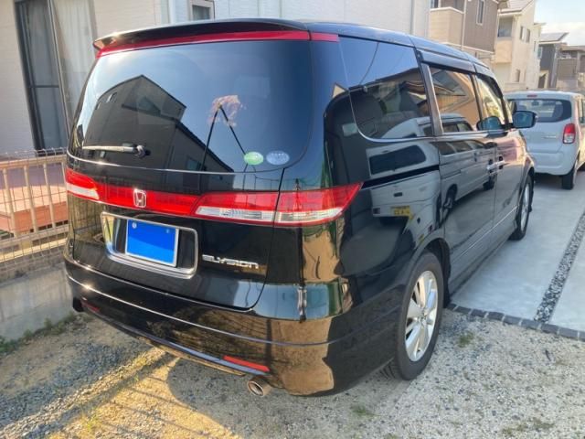 Mazda Bongo front view