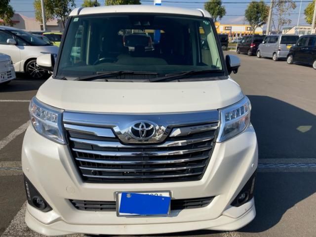 Mazda Bongo front view