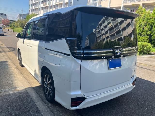 Mazda Bongo rear view