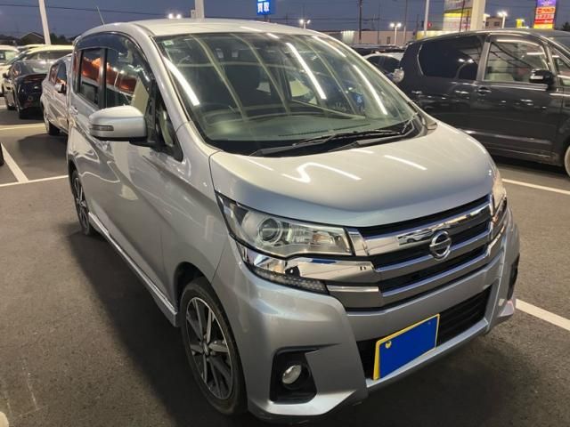 Mazda Bongo front view