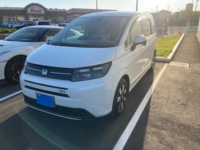 Mazda Bongo front view