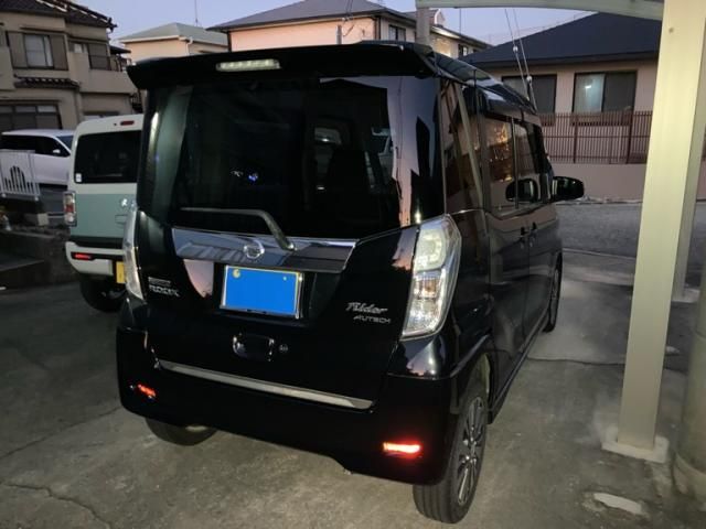 Mazda Bongo rear view
