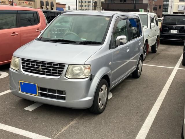 Mazda Bongo front view