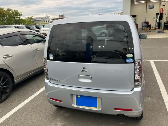 Mazda Bongo rear view