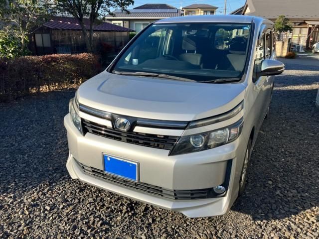 Mazda Bongo front view