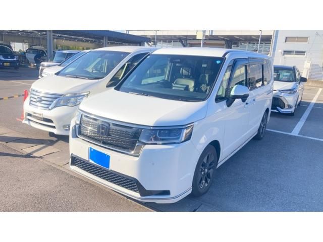 Mazda Bongo front view
