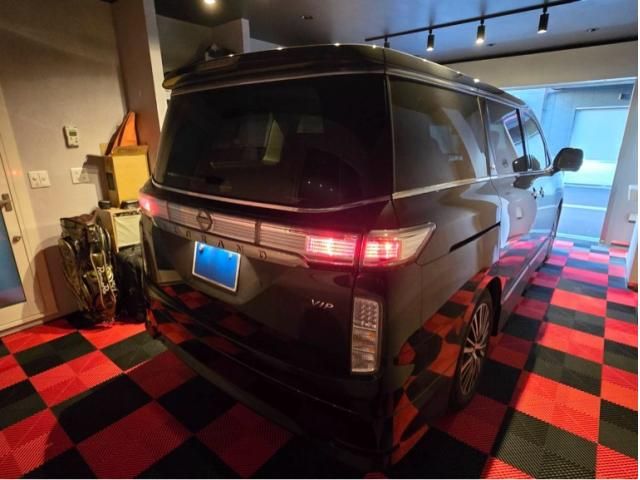 Mazda Bongo front view