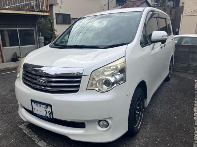 Mazda Bongo front view