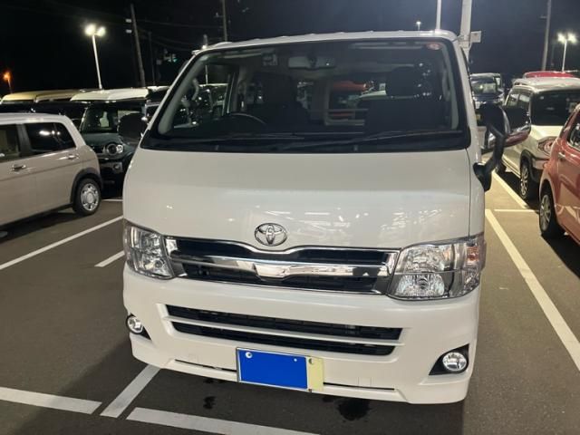 Mazda Bongo front view