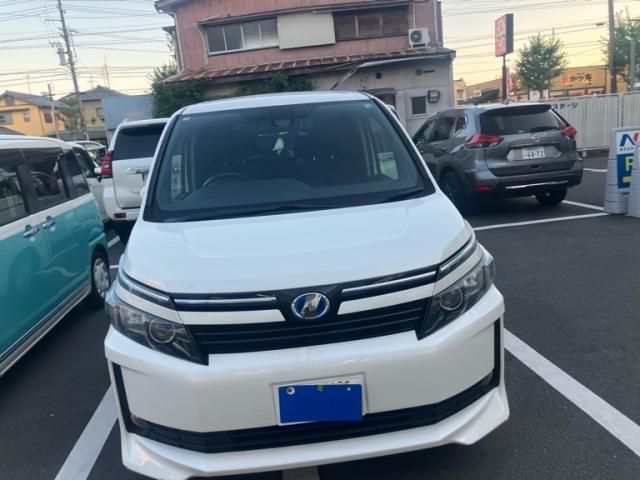 Mazda Bongo front view