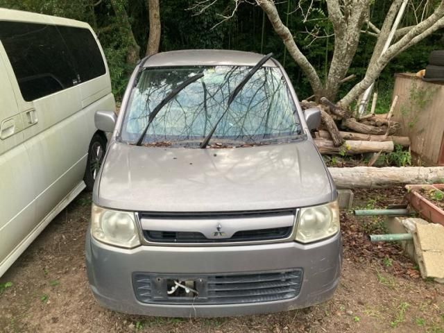 Mazda Bongo front view