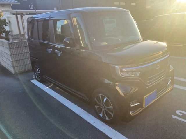 Mazda Bongo front view