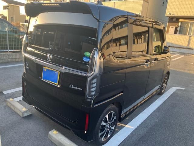Mazda Bongo rear view
