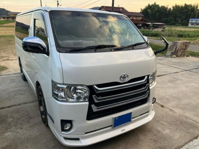 Mazda Bongo front view