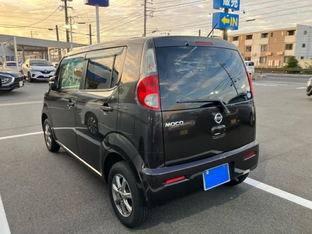 Mazda Bongo rear view
