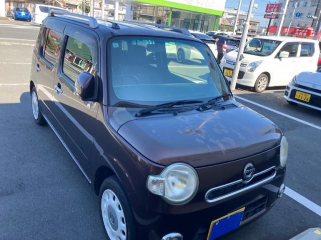Mazda Bongo front view