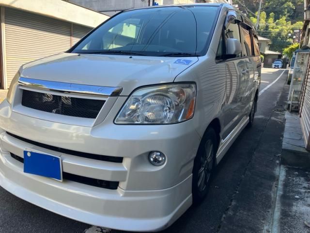 Mazda Bongo front view