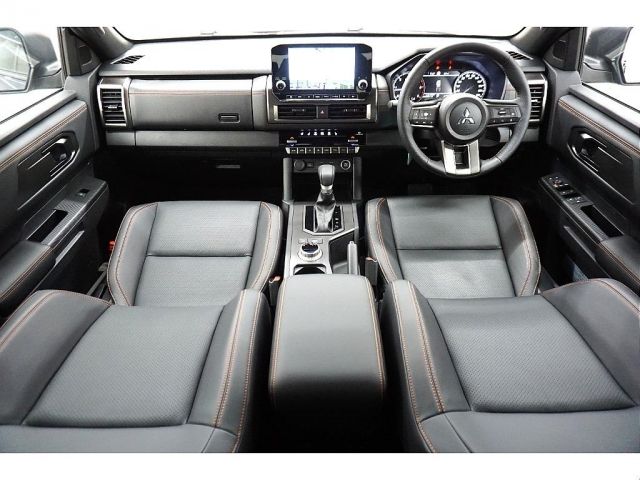 Mazda Bongo front view