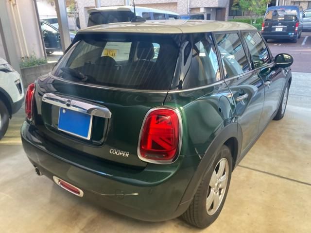 Mazda Bongo rear view