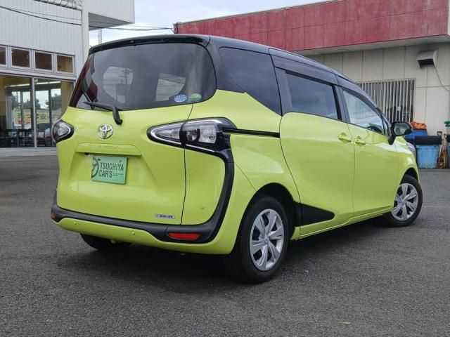 Mazda Bongo front view