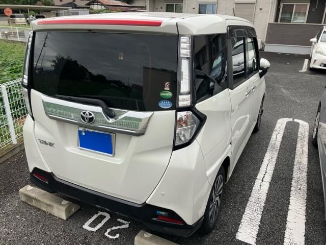 Mazda Bongo front view