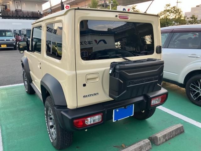 Mazda Bongo front view