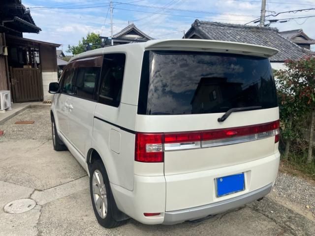 Mazda Bongo rear view