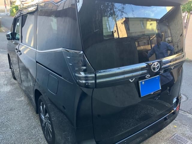 Mazda Bongo rear view