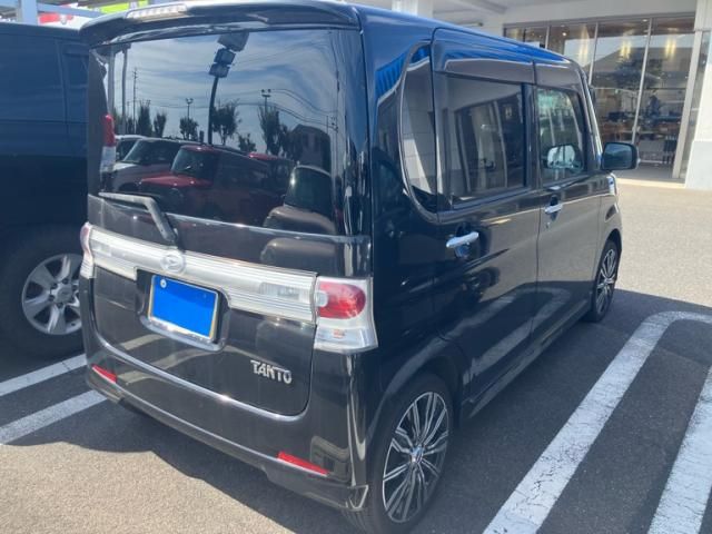 Mazda Bongo front view