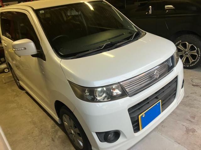 Mazda Bongo front view