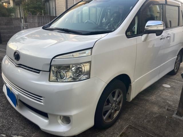 Mazda Bongo front view