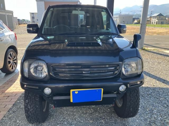 Mazda Bongo front view