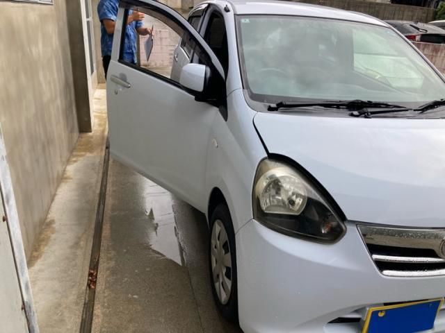 Mazda Bongo front view
