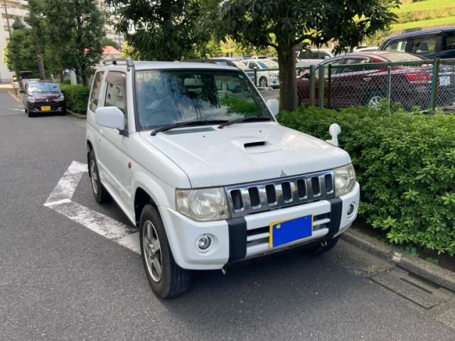 Mazda Bongo front view