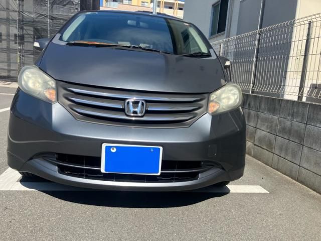 Mazda Bongo front view