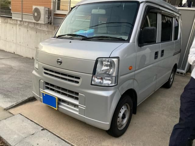 Mazda Bongo front view