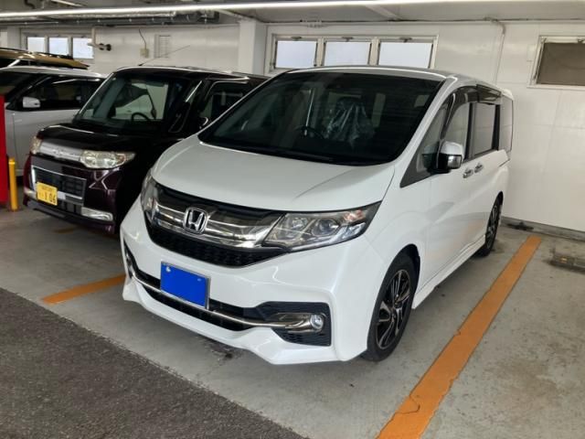 Mazda Bongo front view