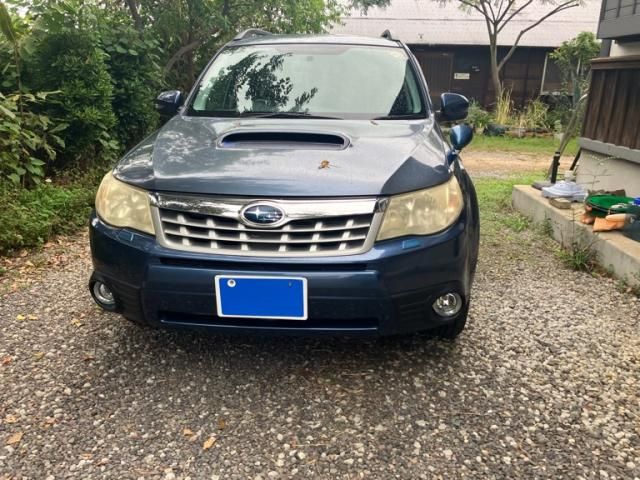 Mazda Bongo front view