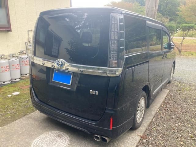 Mazda Bongo front view