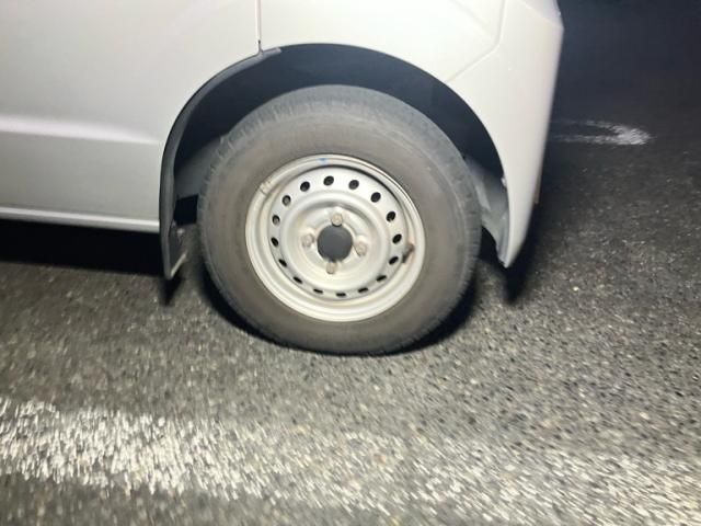 Mazda Bongo front view