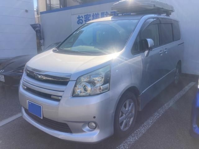 Mazda Bongo front view