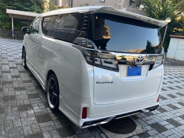 Mazda Bongo rear view