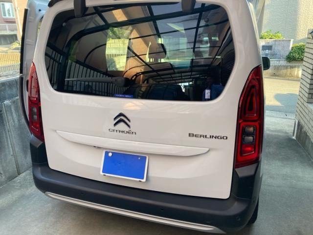 Mazda Bongo front view