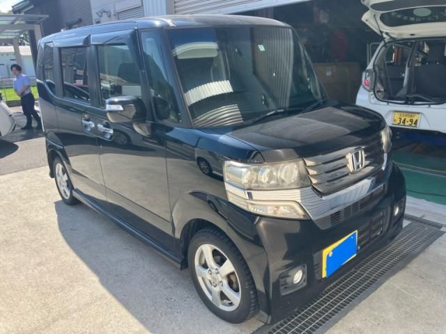 Mazda Bongo front view