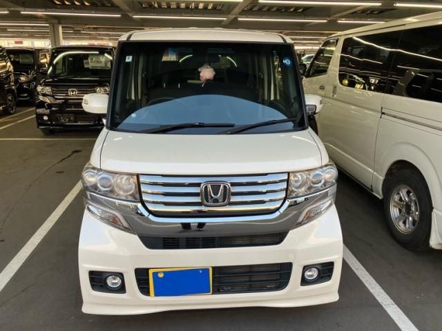 Mazda Bongo front view